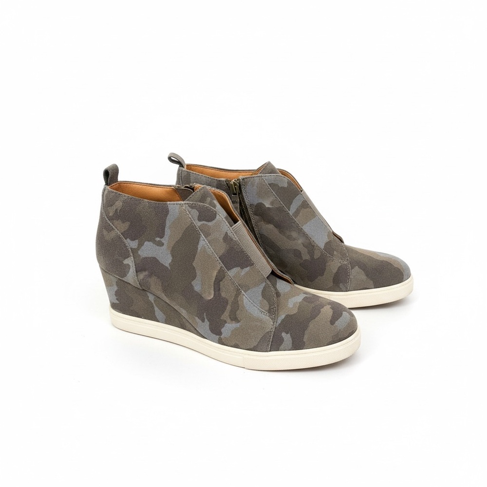 Cute on-the-go wedge